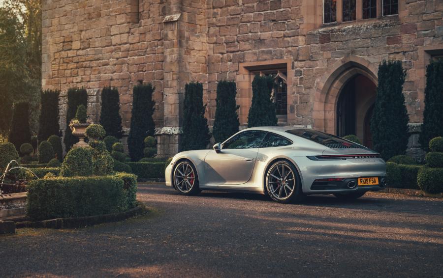 Porsche 911 Carrera 4S (992) 2019 года  (UK) (фото 23 из 40)